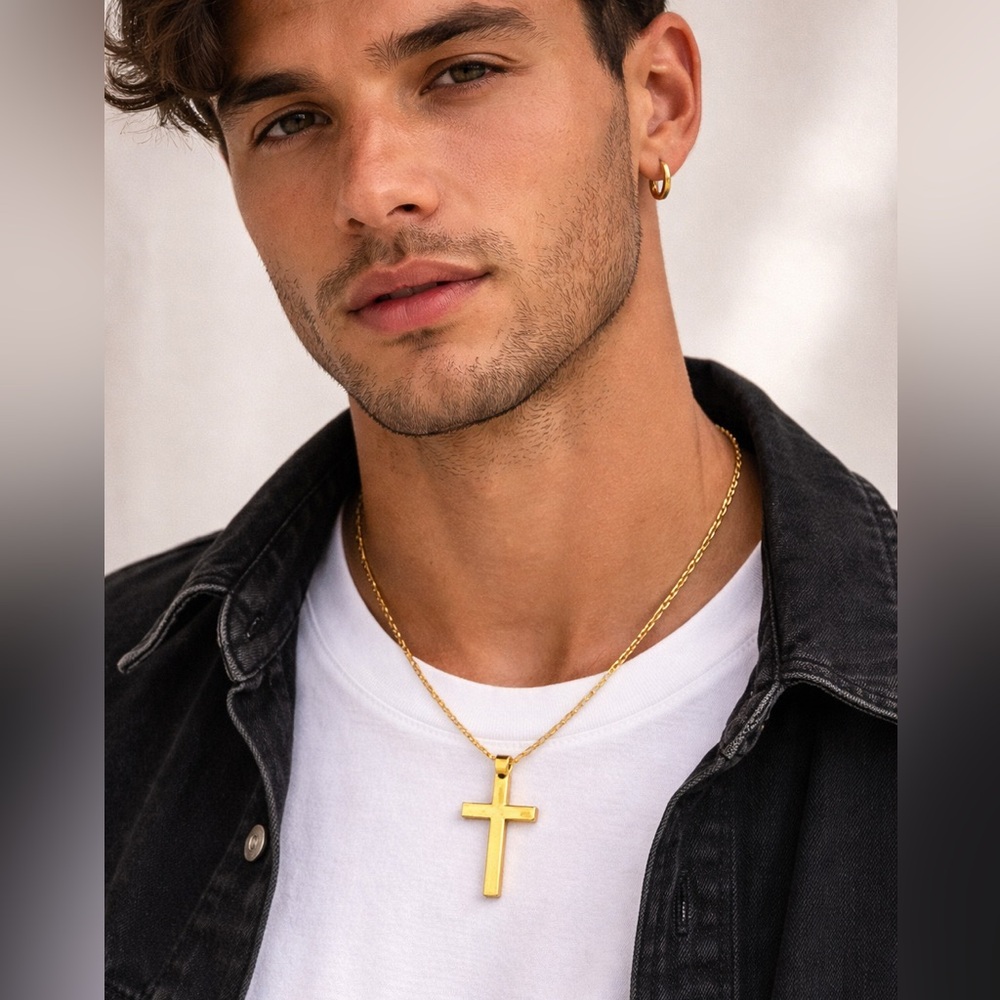 Brand New!! Cross pendant and chain